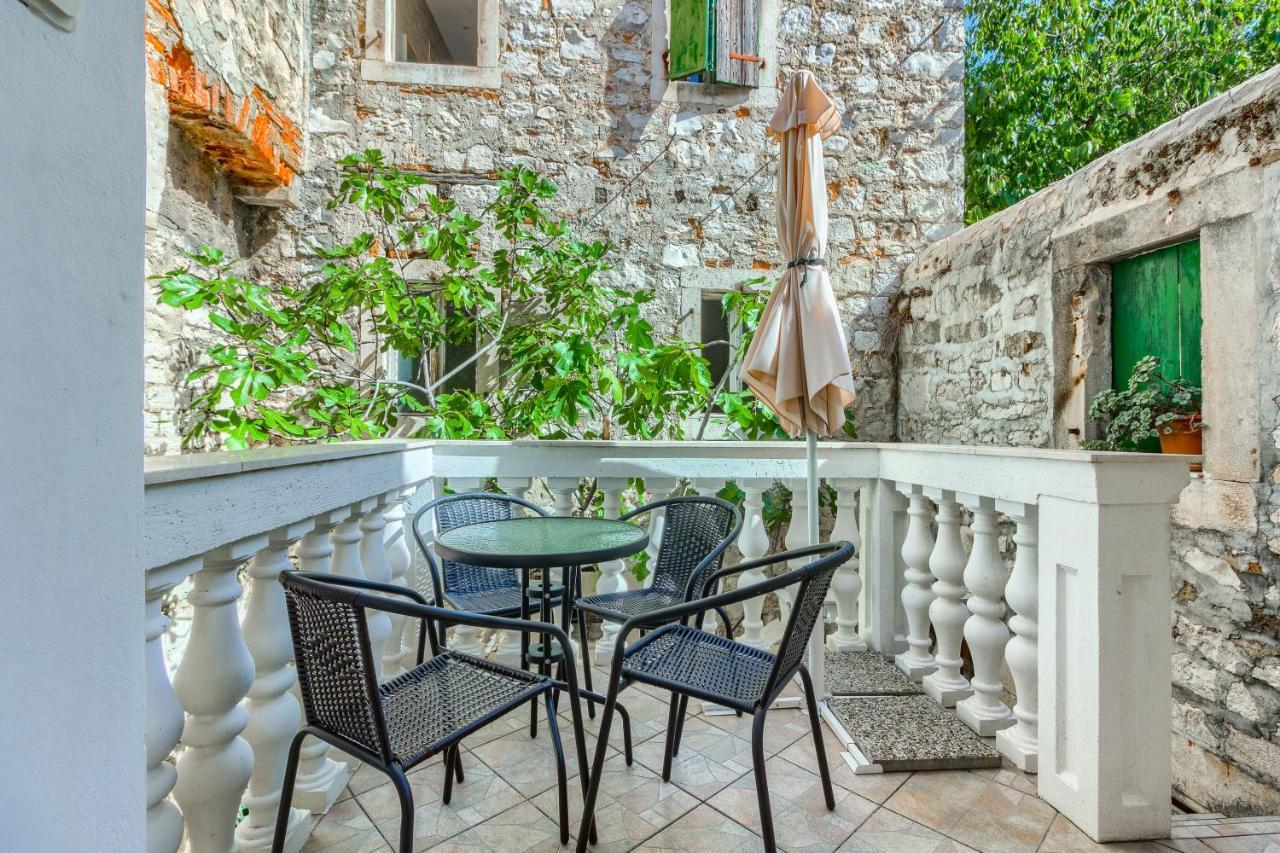 Old Stone House St Lawrence In The Heart Of Sibenik'S Old Town Šibenik Exterior foto