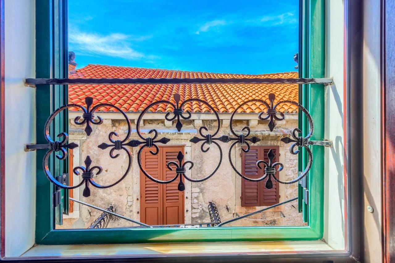 Old Stone House St Lawrence In The Heart Of Sibenik'S Old Town Šibenik Exterior foto